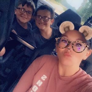 Meet your Posher, Ashley